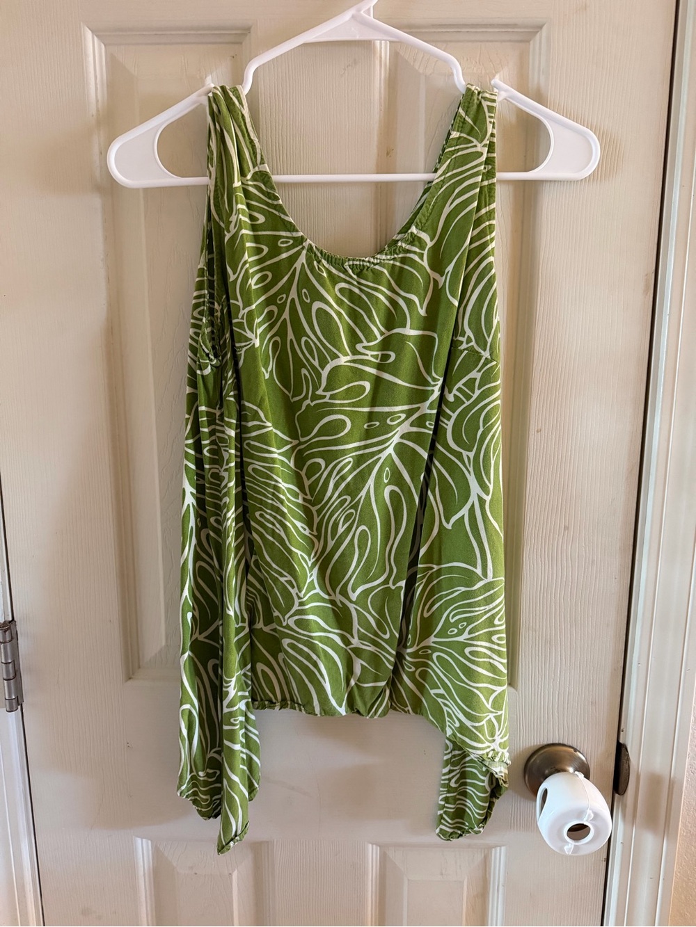 Green Monstera Printed Women’s Scoop-Neck Tank Top - Kalaheo